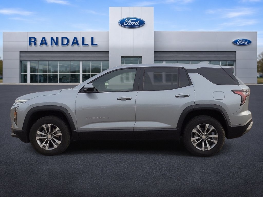 Used 2026 Chevrolet Equinox LT AWD/4WD image 3