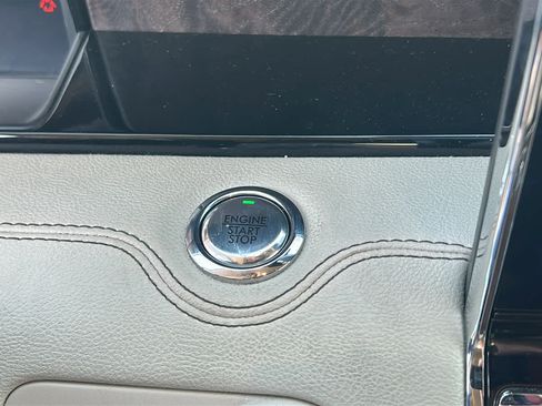Used 2019 Lincoln Navigator L Reserve AWD/4WD image 17
