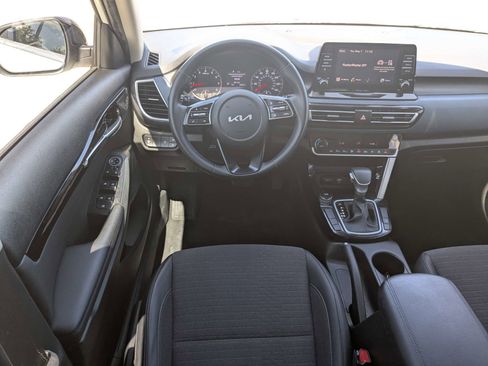 Certified 2023 Kia Seltos S FWD image 17