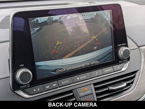 Used 2024 Nissan Altima 2.5 SV FWD image 5