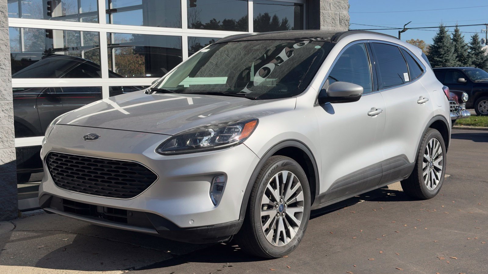 Used 2020 Ford Escape Titanium w/ Titanium Premium Package 2.0 AWD/4WD image 1