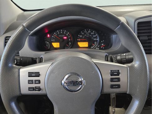 Used 2018 Nissan Frontier SV AWD/4WD image 14