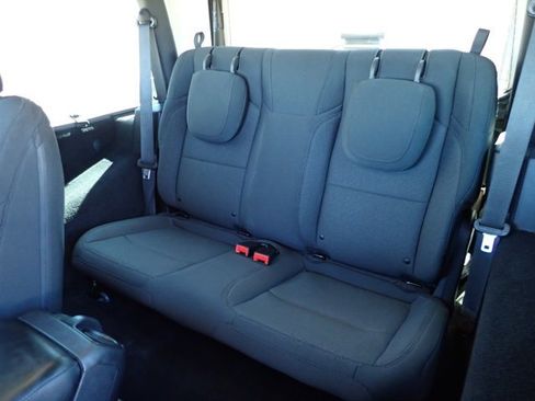 Used 2023 Jeep Wrangler Sport S image 9