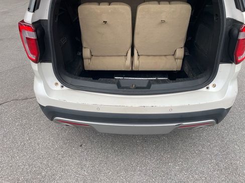 Used 2017 Ford Explorer Limited image 9