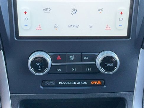 Used 2022 Ford Edge SEL image 19