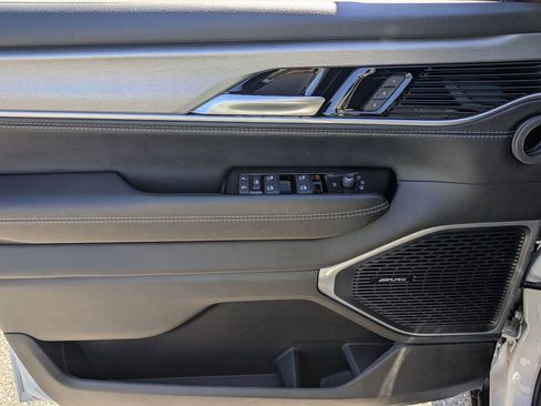 New 2025 Jeep Wagoneer Series II w/ Convenience Group I image 14