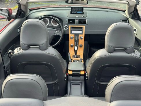 Used 2011 Volvo C70 T5 w/ Multimedia Pkg image 25