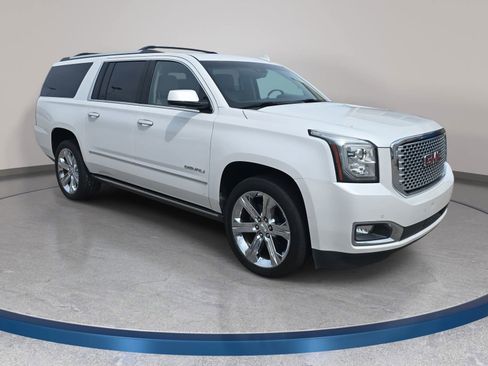 Used 2017 GMC Yukon XL Denali w/ Open Road Package AWD/4WD image 3