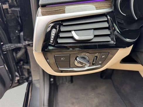 Used 2018 BMW 530i w/ Premium Package RWD image 9