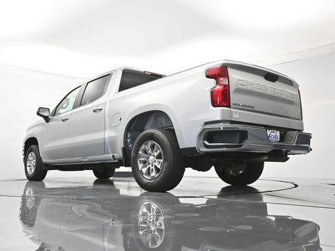 Used 2021 Chevrolet Silverado 1500 LT AWD/4WD image 42