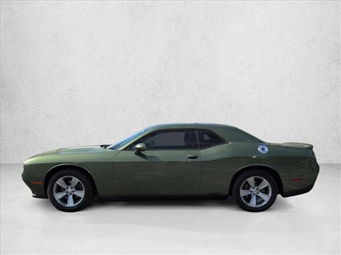 Used 2019 Dodge Challenger SXT image 6