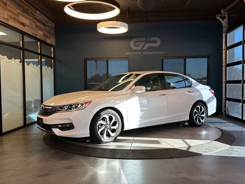 Used 2017 Honda Accord EX-L image 7