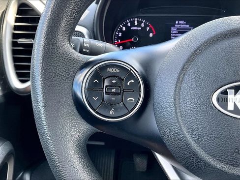 Used 2021 Kia Soul LX FWD image 18