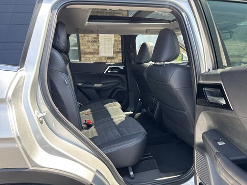 Used 2023 Mitsubishi Outlander SE AWD/4WD image 18