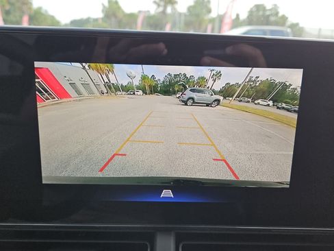 Used 2025 Chevrolet Trax LT w/ Driver Confidence Package FWD image 9