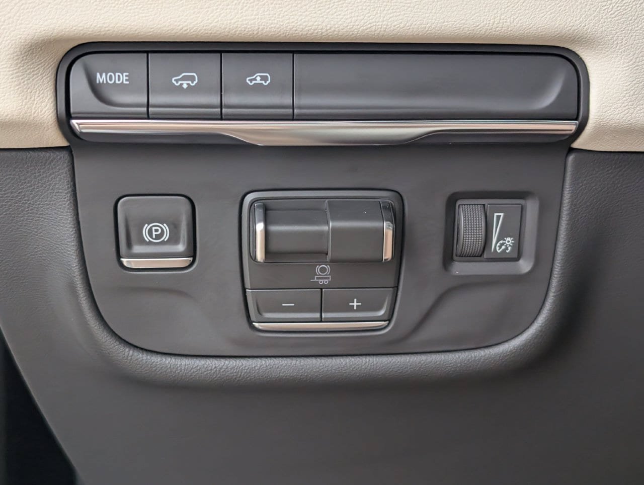 Used 2026 Cadillac Escalade Sport w/ Touring Package RWD image 23