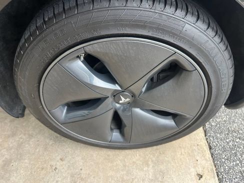 Used 2018 Tesla Model 3 Long Range RWD image 29