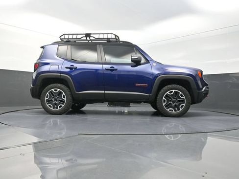 Used 2016 Jeep Renegade Trailhawk AWD/4WD image 38