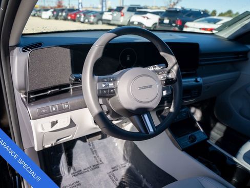 Certified 2025 Hyundai Kona SEL image 18