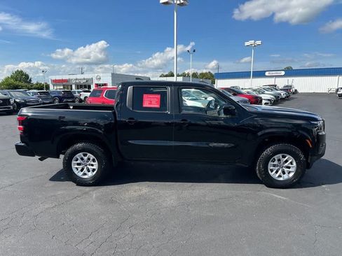 Used 2024 Nissan Frontier SV AWD/4WD image 2