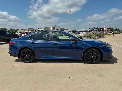Used 2026 Toyota Camry SE w/ Multimedia Upgrade Package AWD/4WD image 2
