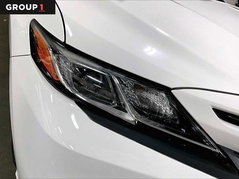Certified 2019 Toyota Camry SE image 27