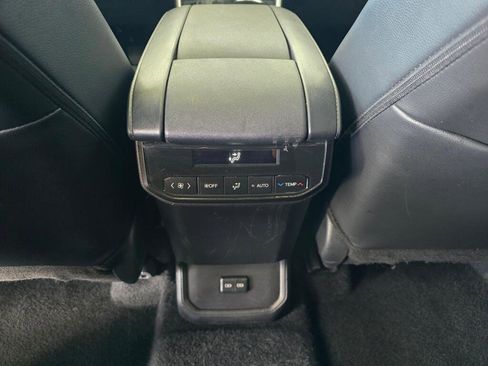 Used 2024 Toyota Highlander XSE image 36