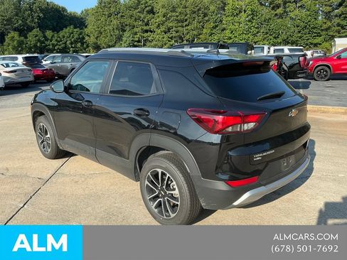Used 2025 Chevrolet TrailBlazer LT AWD/4WD image 3