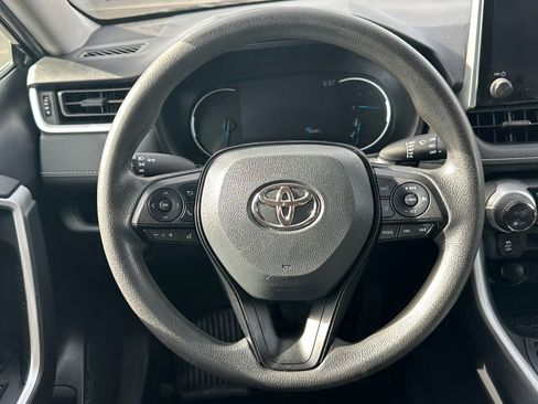 Used 2024 Toyota RAV4 LE AWD/4WD image 19