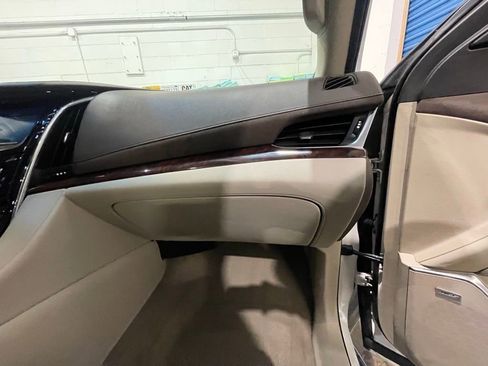Used 2016 Cadillac Escalade Luxury image 23