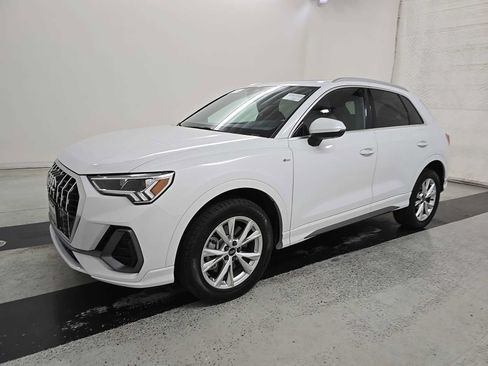 Used 2023 Audi Q3 2.0T Premium Plus w/ Premium Plus Package AWD/4WD image 6