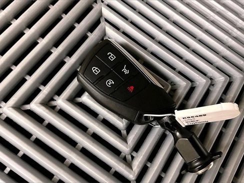 Used 2022 Buick Envision Essence w/ Safety Package image 10