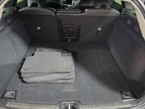 Used 2025 Volvo V60 B5 Cross Country Plus image 6