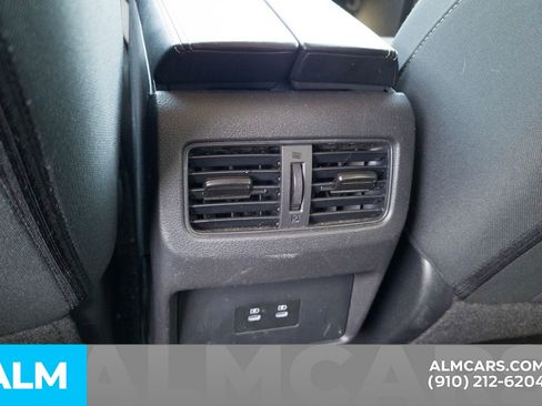 Used 2025 Nissan Rogue SV image 23