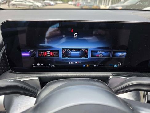 Used 2025 Mercedes-Benz GLB 250 image 13