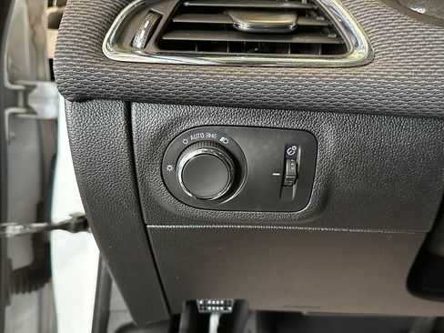 Used 2019 Chevrolet Cruze LS w/ LS Convenience Package FWD image 18