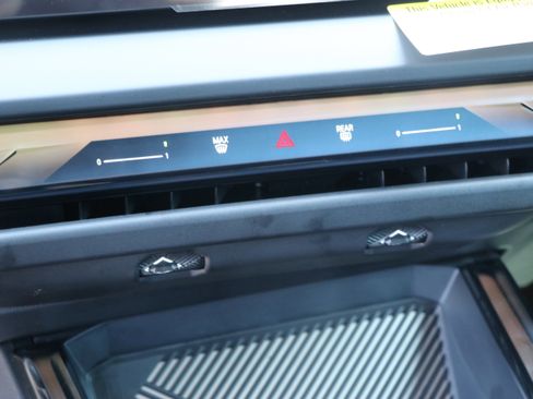 Used 2025 BMW X3 xDrive30i w/ Premium Package image 23