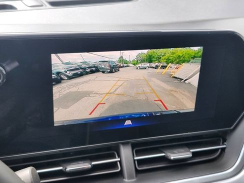 Used 2024 Chevrolet Trax LT w/ Driver Confidence Package FWD image 19