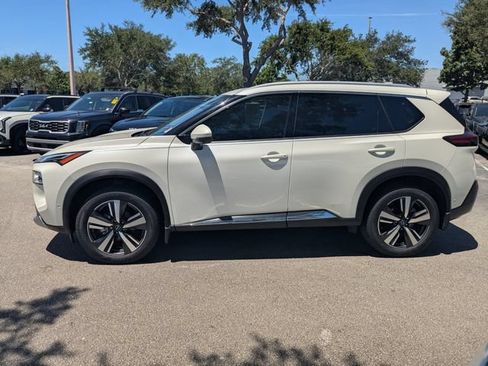 Used 2023 Nissan Rogue Platinum w/ Platinum Premium Package FWD image 2