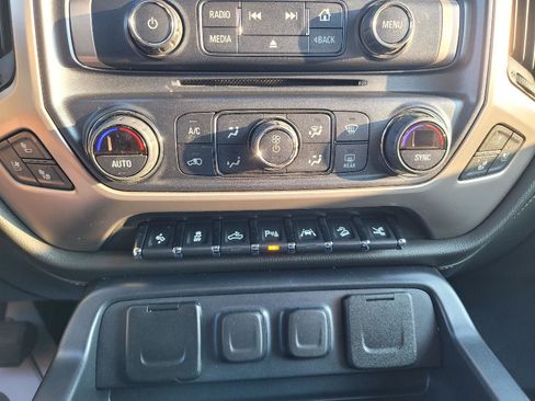 Used 2018 GMC Sierra 1500 Denali w/ Denali Ultimate Package AWD/4WD image 29