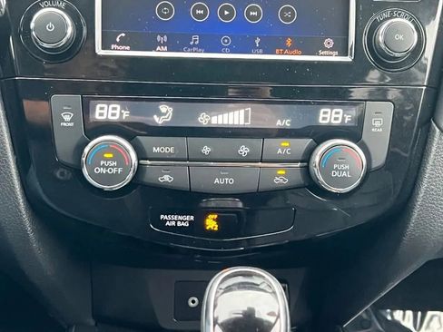 Used 2019 Nissan Rogue SL w/ Premium Package AWD/4WD image 43