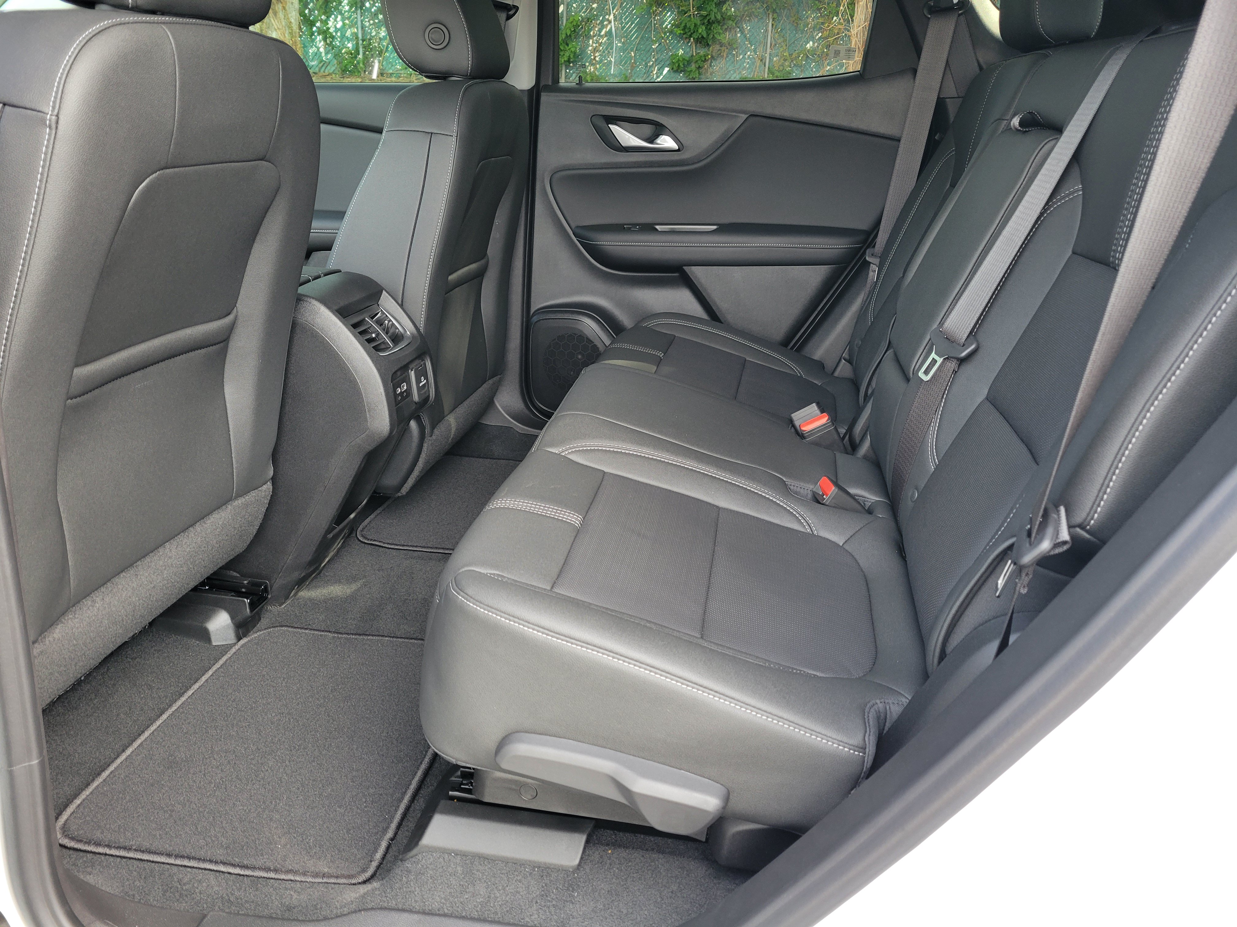 New 2026 Chevrolet Blazer LT w/ Sound & Technology Package AWD/4WD image 34