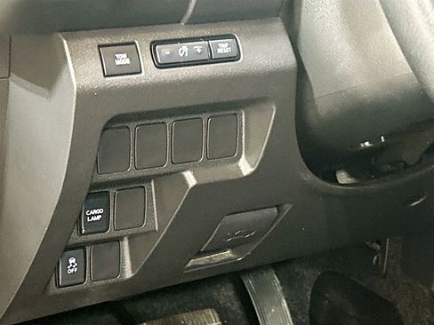 Used 2024 Nissan Frontier Pro-X RWD image 8