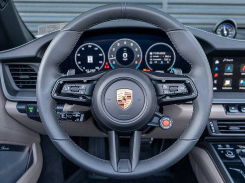 Certified 2025 Porsche 911 Carrera image 6