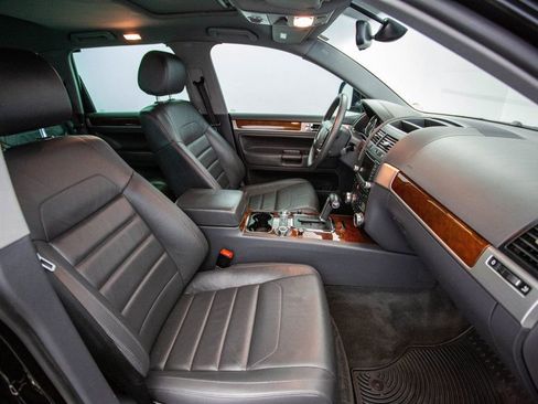 Used 2008 Volkswagen Touareg V10 TDI image 20