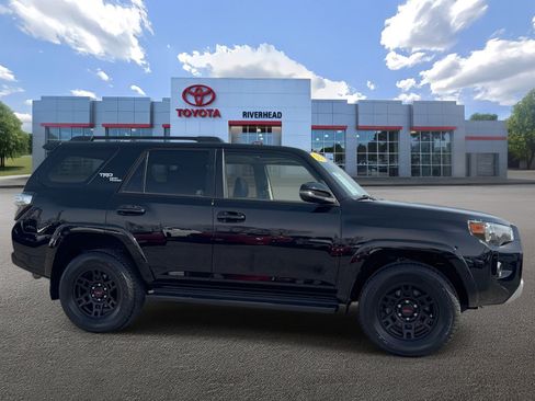 Used 2023 Toyota 4Runner TRD Off-Road Premium w/ Moonroof Package image 3