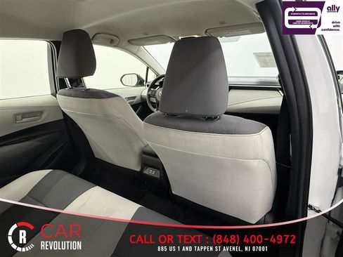 Used 2023 Toyota Corolla LE FWD image 29