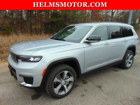 Certified 2024 Jeep Grand Cherokee L Limited w/ Luxury Tech Group II image 5