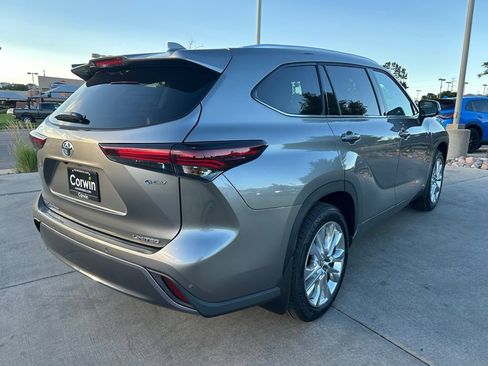 Used 2026 Toyota Highlander Limited AWD/4WD image 8