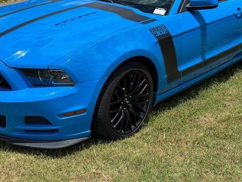 Used 2013 Ford Mustang Boss 302 w/ Boss 302 Accessory Pkg RWD image 5